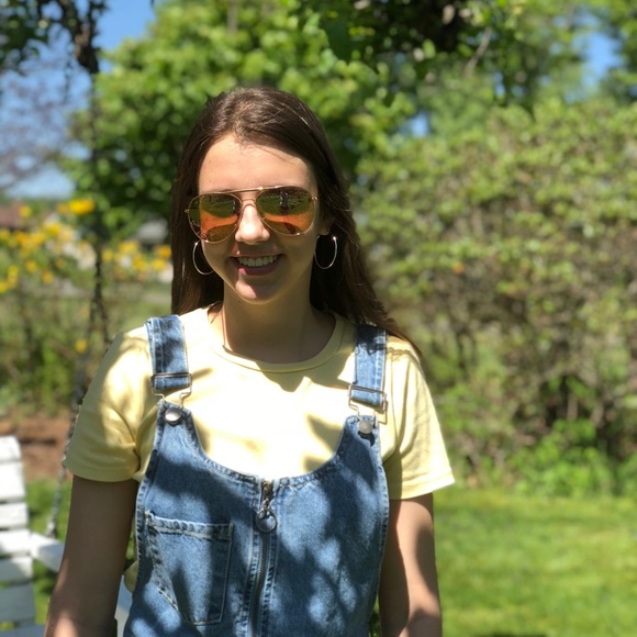 Meet your Posher, Sarah - Picture 1 of 1